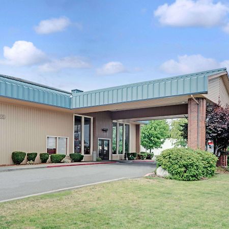 Ramada By Wyndham Spokane Valley Buitenkant foto