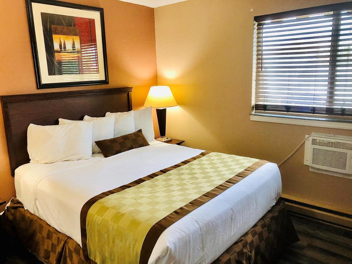 Ramada By Wyndham Spokane Valley Buitenkant foto