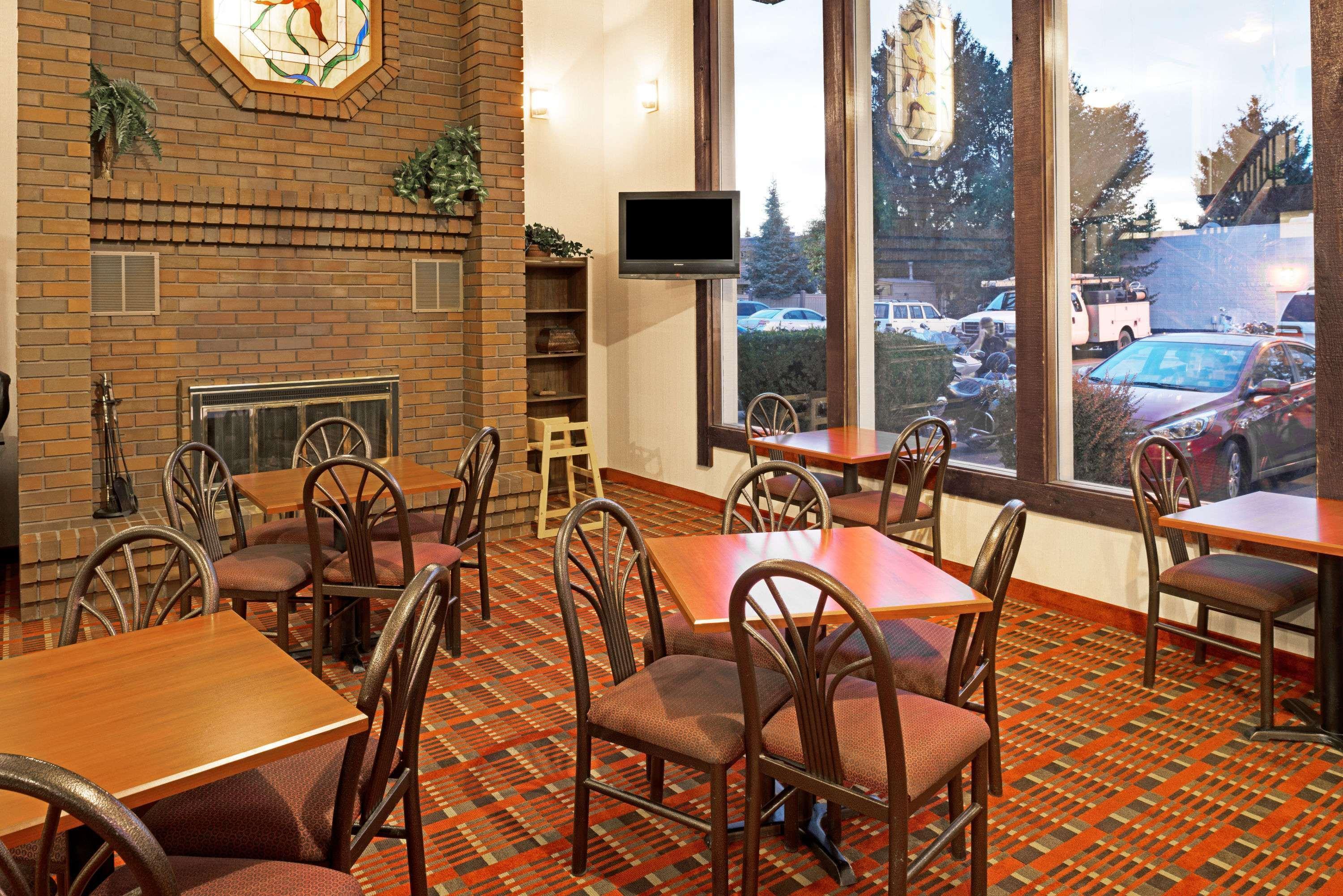Ramada By Wyndham Spokane Valley Buitenkant foto